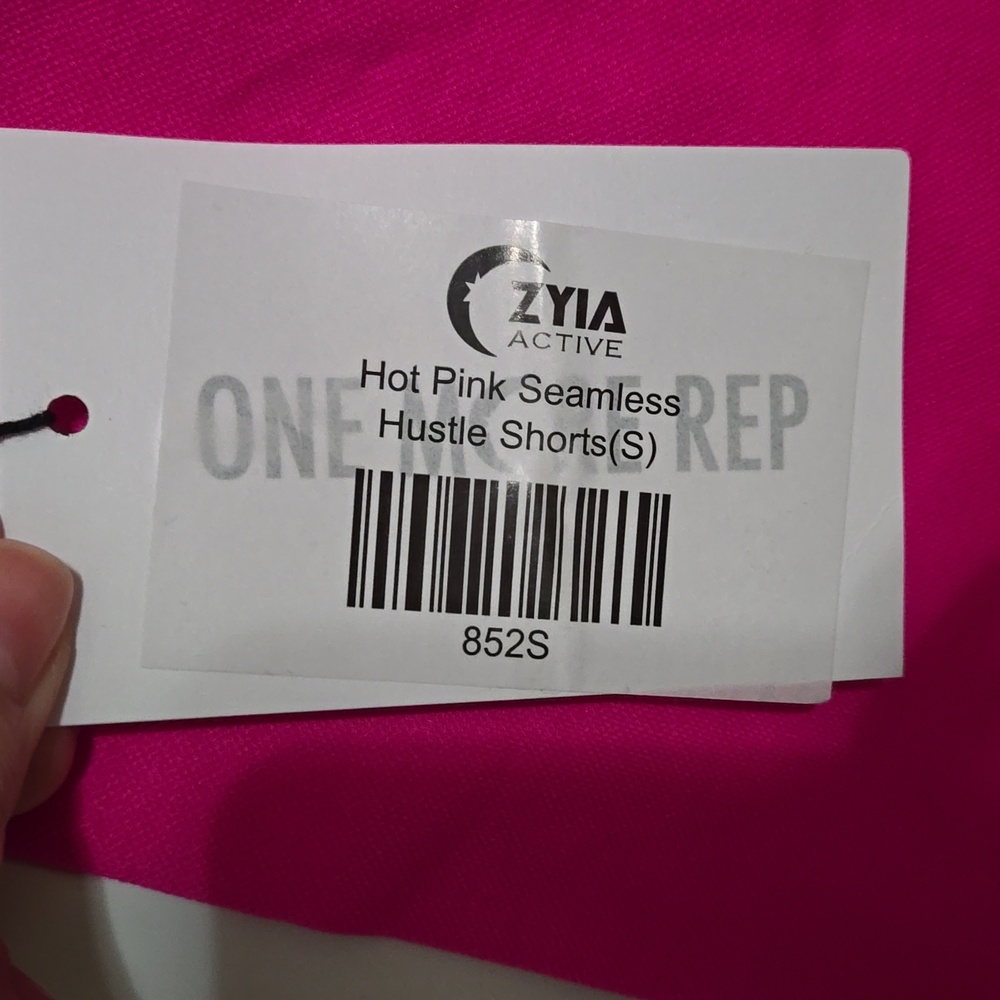 NWT & bag Zyia Hot Pink Ribbed Seamless Hustle Shorts Sz S - Picture 3 of 4